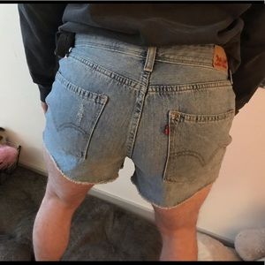 Levi’s High Rise Short